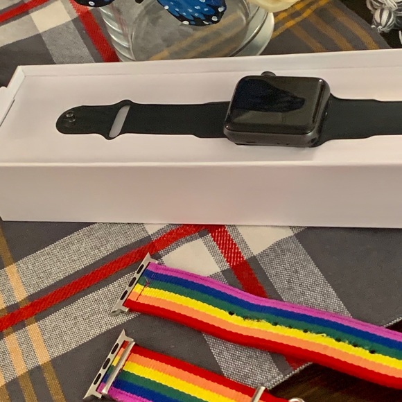 42mm Apple Watch series 3 GPS and LTE - Picture 4 of 7